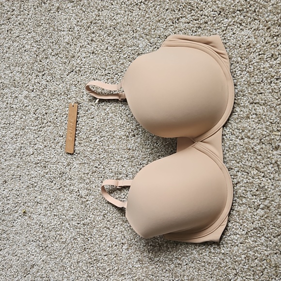 SKIMS Other - SKIMS FITS EVERYBODY T-SHIRT BRA